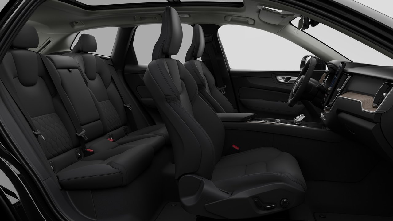 2026 Volvo XC60 - Image 13