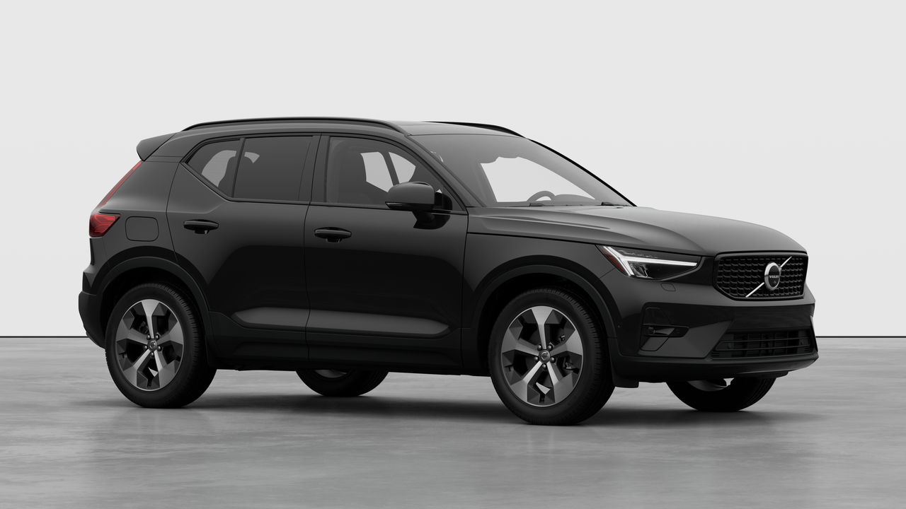 2026 Volvo XC40 - Image 3