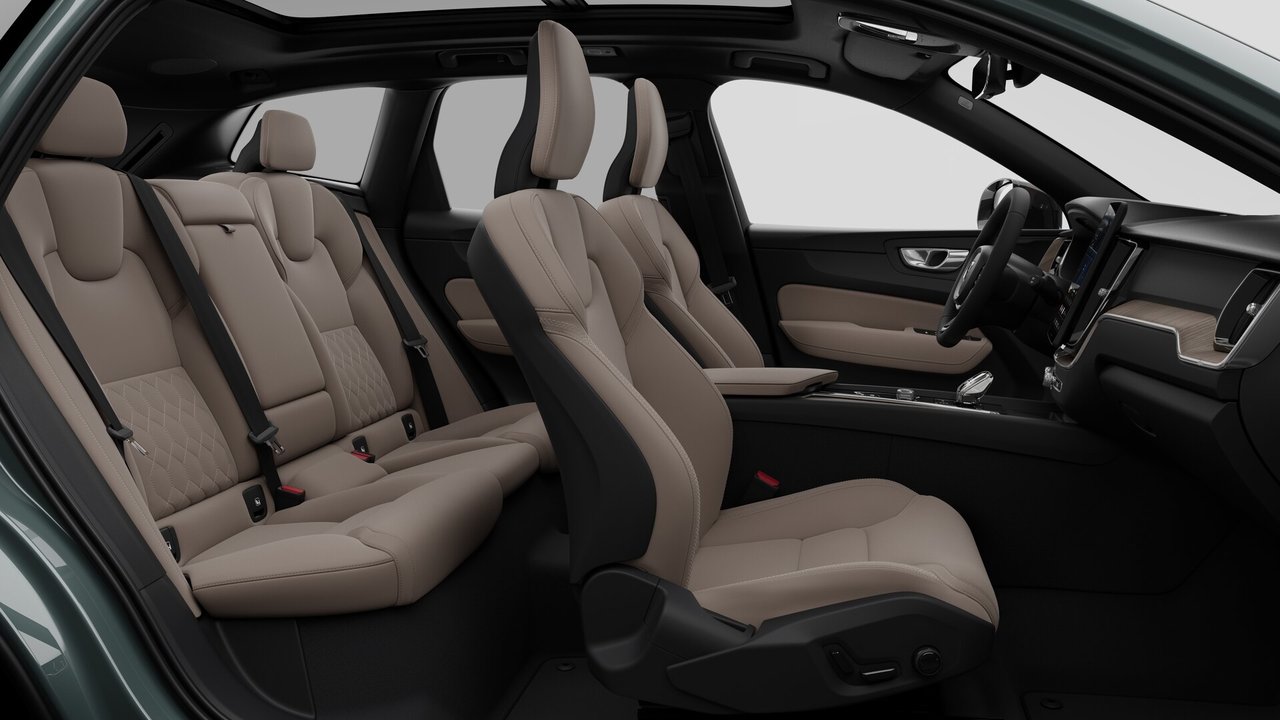 2026 Volvo XC60 - Image 13