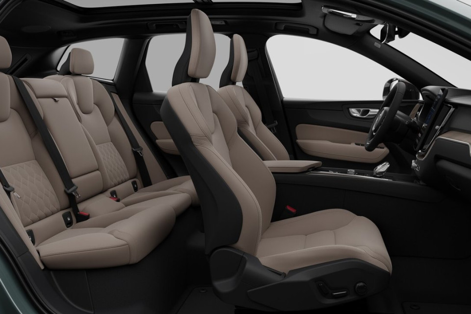 2026 Volvo XC60 - Image 13
