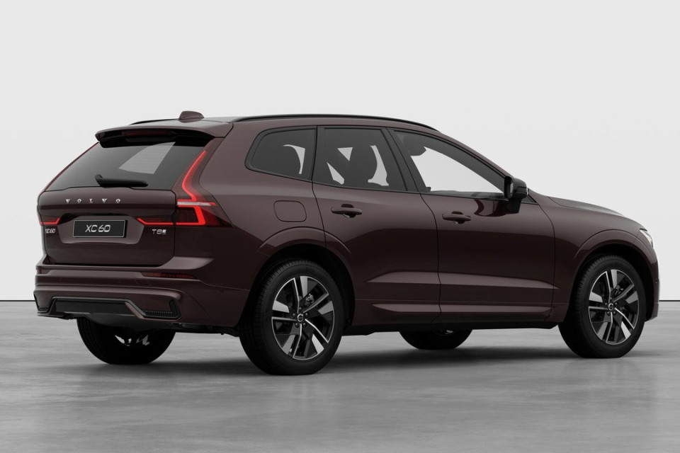 2026 Volvo XC60 PLUG-IN HYBRID - Image 4