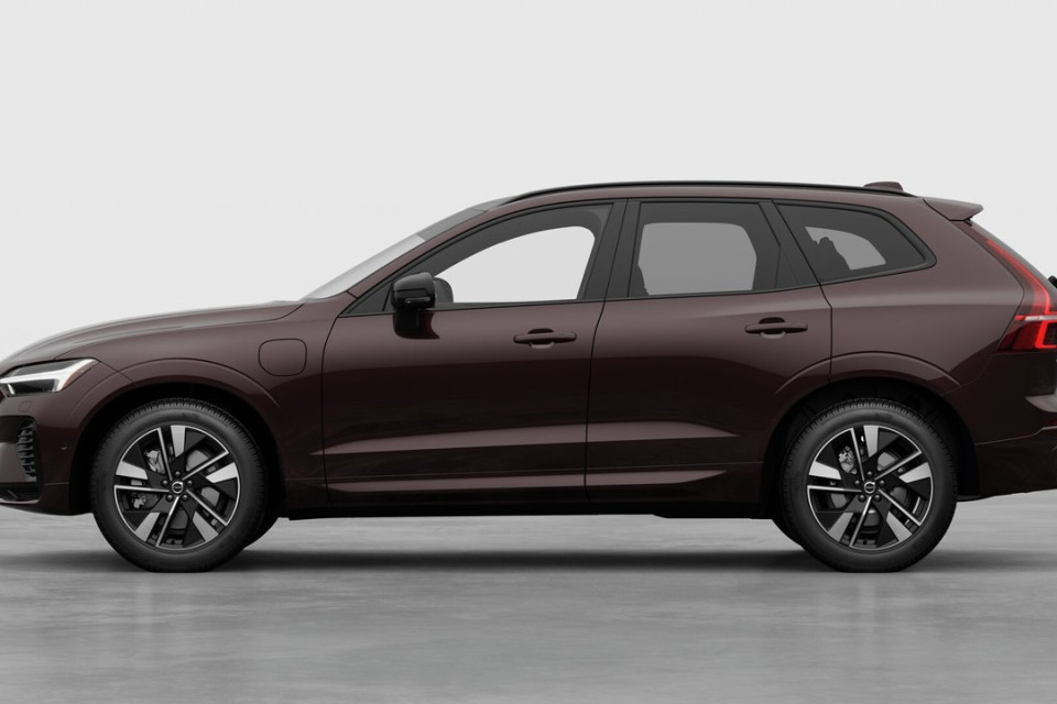2026 Volvo XC60 PLUG-IN HYBRID - Image 8