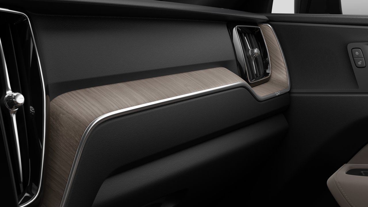 2026 Volvo XC60 PLUG-IN HYBRID - Image 9