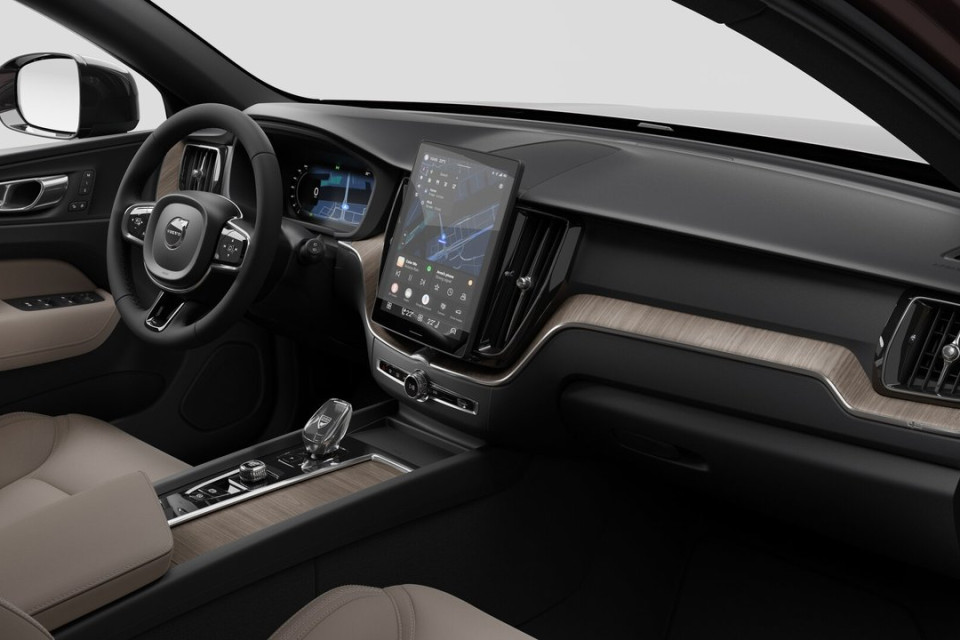 2026 Volvo XC60 PLUG-IN HYBRID - Image 10
