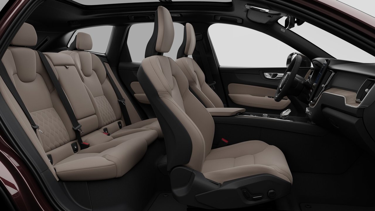 2026 Volvo XC60 PLUG-IN HYBRID - Image 13