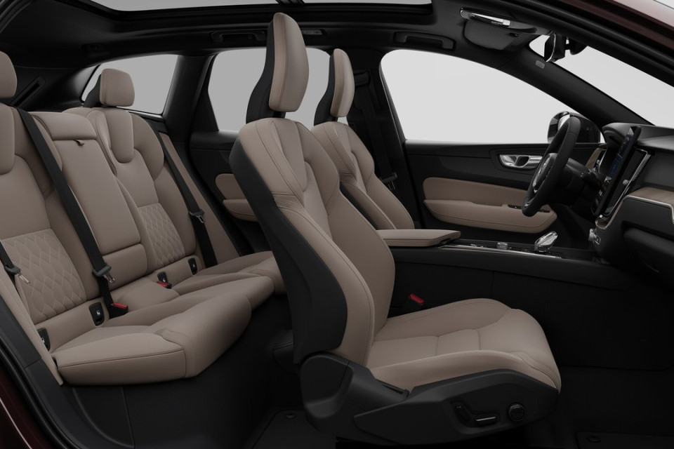 2026 Volvo XC60 PLUG-IN HYBRID - Image 13
