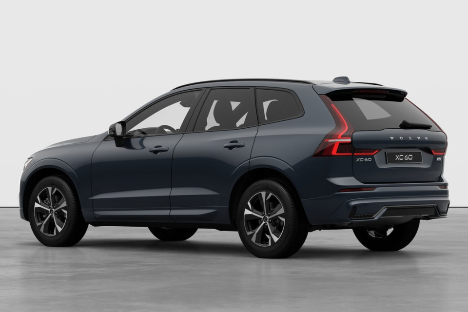 2026 Volvo XC60 - Image 2