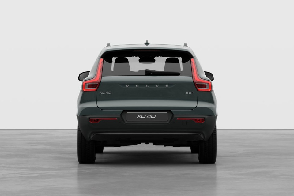 2026 Volvo XC40 - Image 6