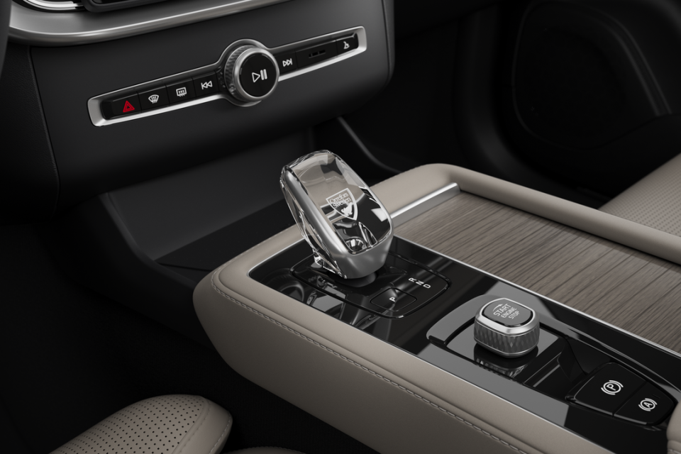 2026 Volvo XC90 PLUG-IN HYBRID - Image 11