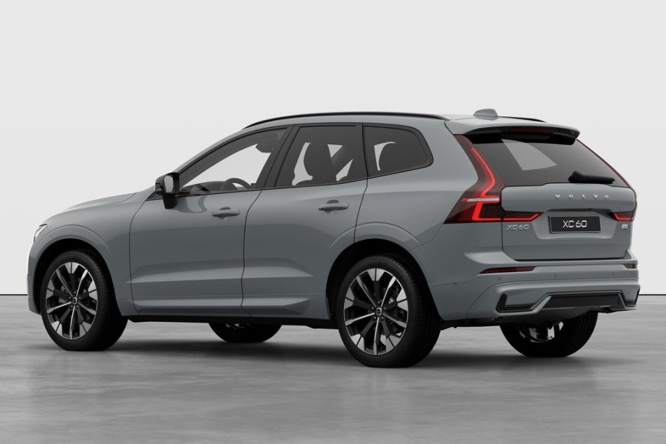 2026 Volvo XC60 - Image 2