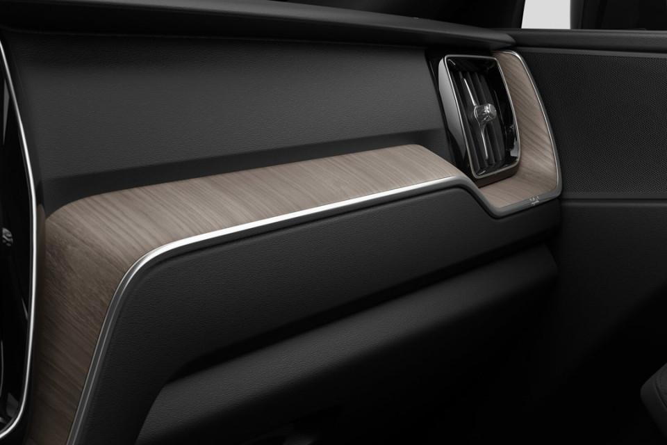2026 Volvo XC60 - Image 9