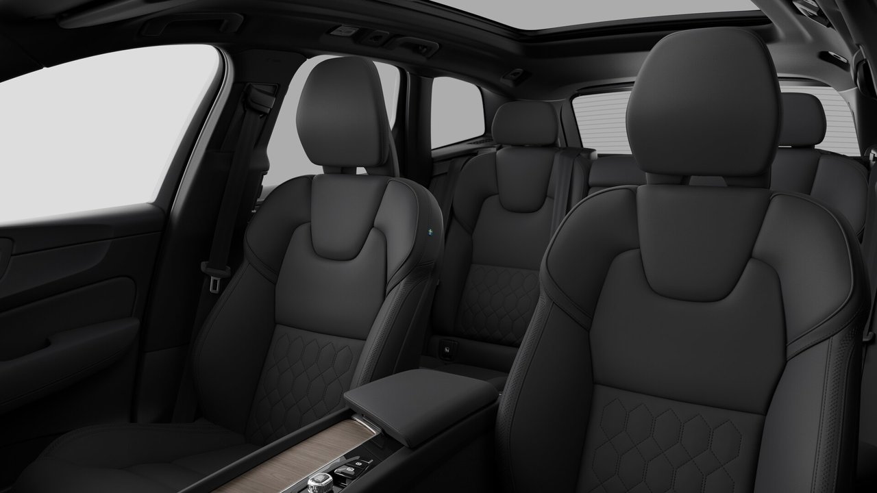 2026 Volvo XC60 - Image 12