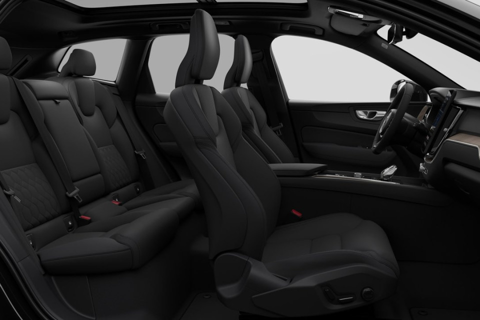 2026 Volvo XC60 - Image 13