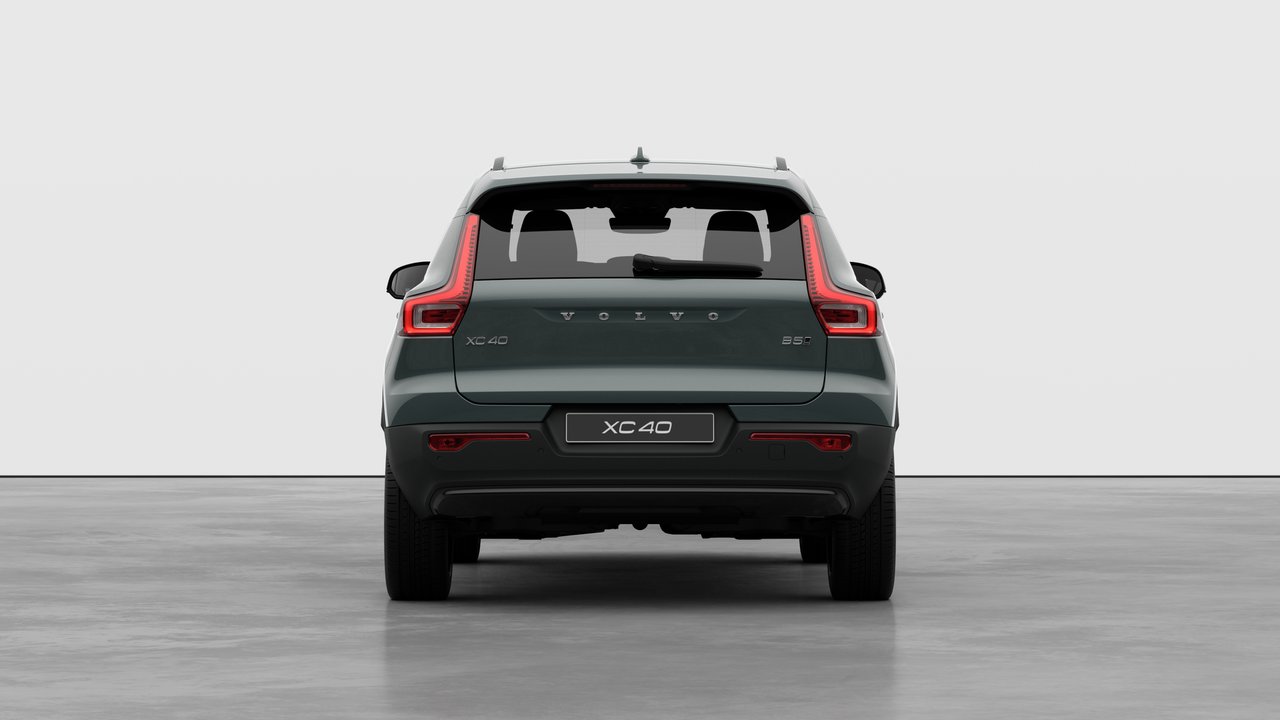 2026 Volvo XC40 - Image 6