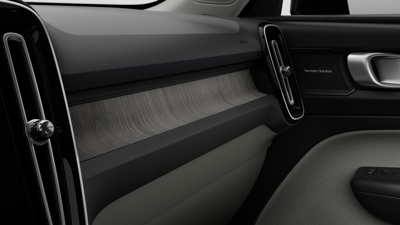 2026 Volvo XC40 - Image 9