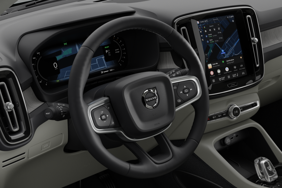 2026 Volvo XC40 - Image 14