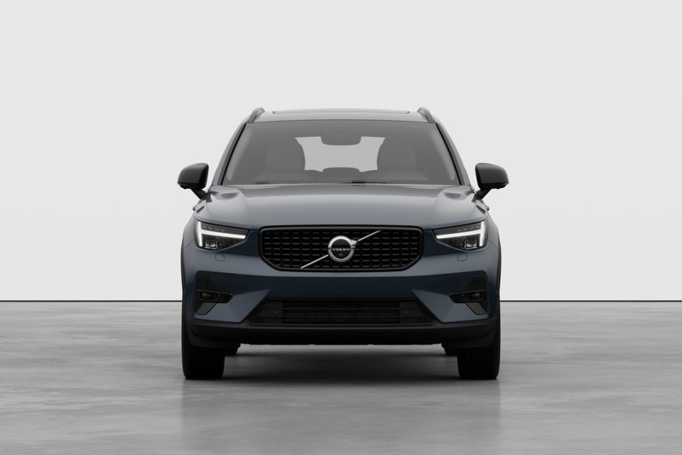 2026 Volvo XC40 - Image 5