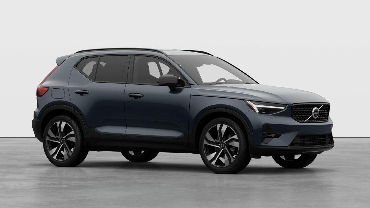 2026 Volvo XC40 - Image 3
