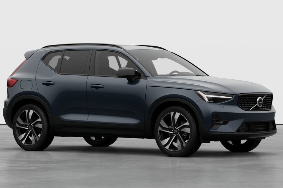 2026 Volvo XC40 - Image 3