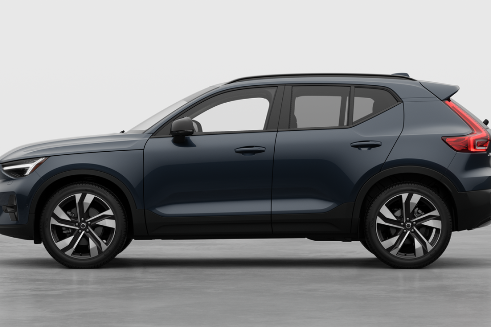 2026 Volvo XC40 - Image 8