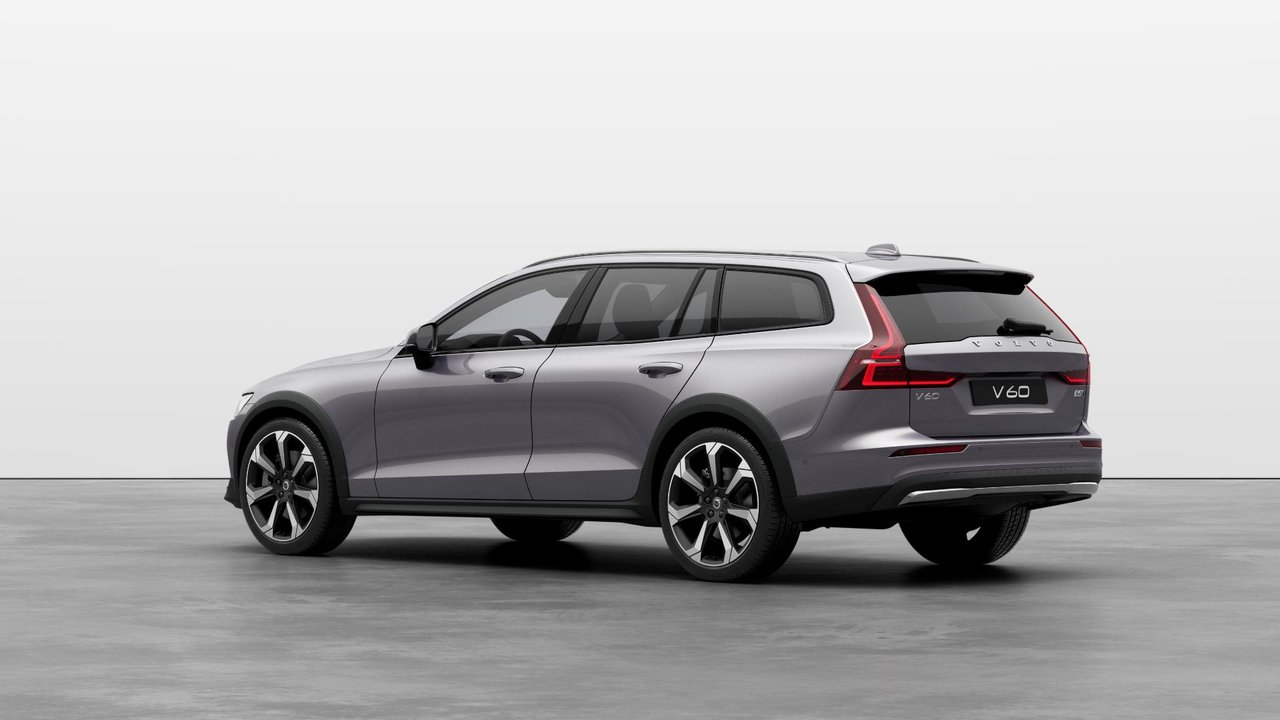 2026 Volvo V60 Cross Country - Image 2