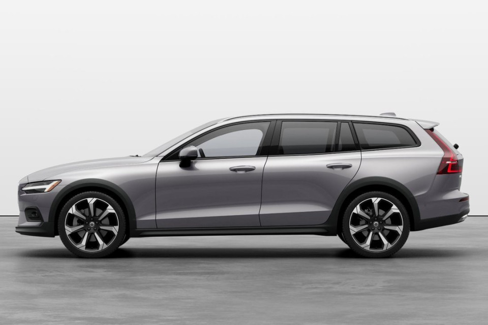2026 Volvo V60 Cross Country - Image 6