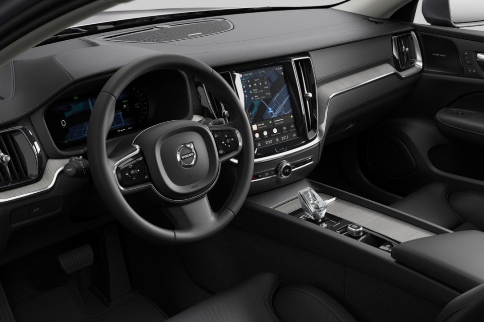 2026 Volvo V60 Cross Country - Image 8