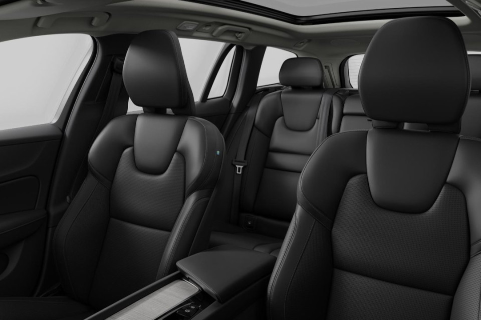 2026 Volvo V60 Cross Country - Image 10
