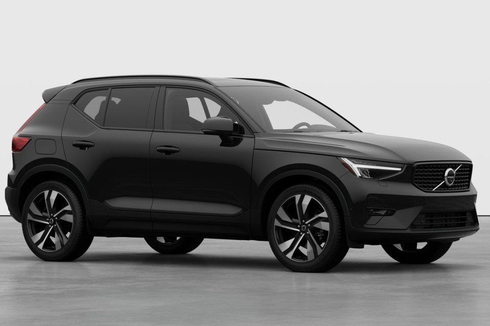 2026 Volvo XC40 - Image 3