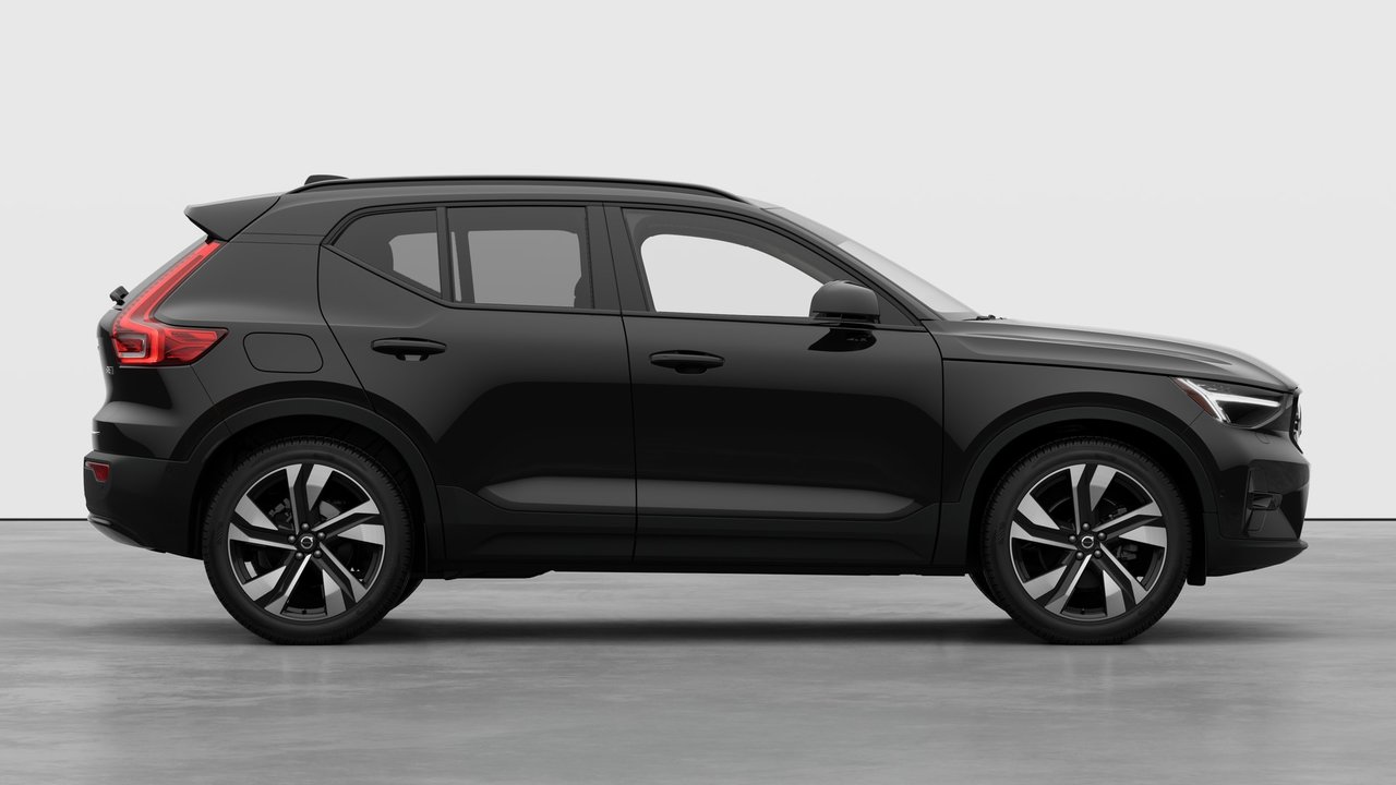 2026 Volvo XC40 - Image 7
