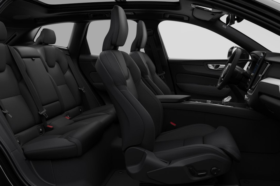 2026 Volvo XC60 - Image 13