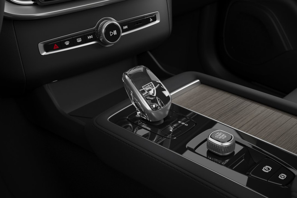 2026 Volvo XC90 PLUG-IN HYBRID - Image 11