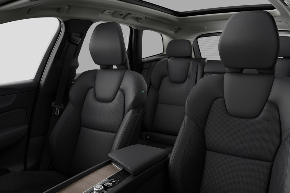 2026 Volvo XC60 Plug-in hybrid - Image 12