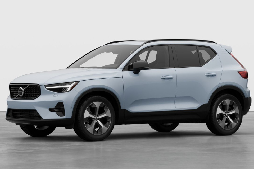 2026 Volvo XC40 - Image 1