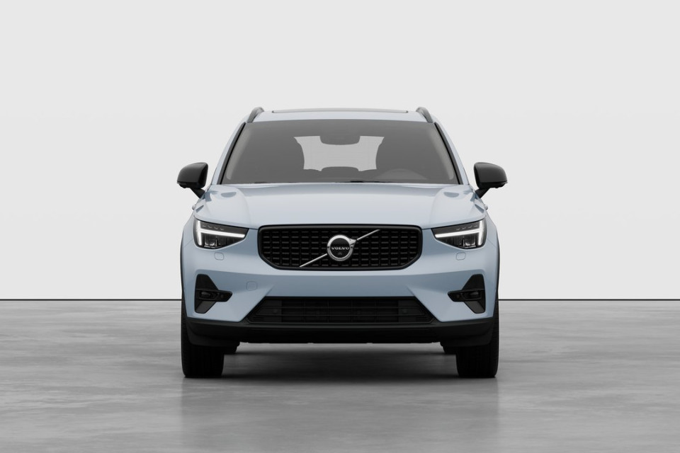2026 Volvo XC40 - Image 5