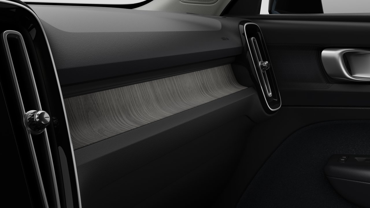 2026 Volvo XC40 - Image 9