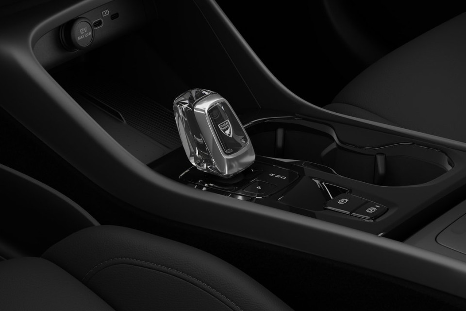 2026 Volvo XC40 - Image 11