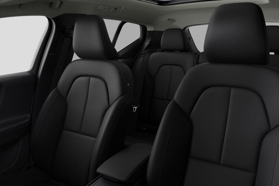 2026 Volvo XC40 - Image 12