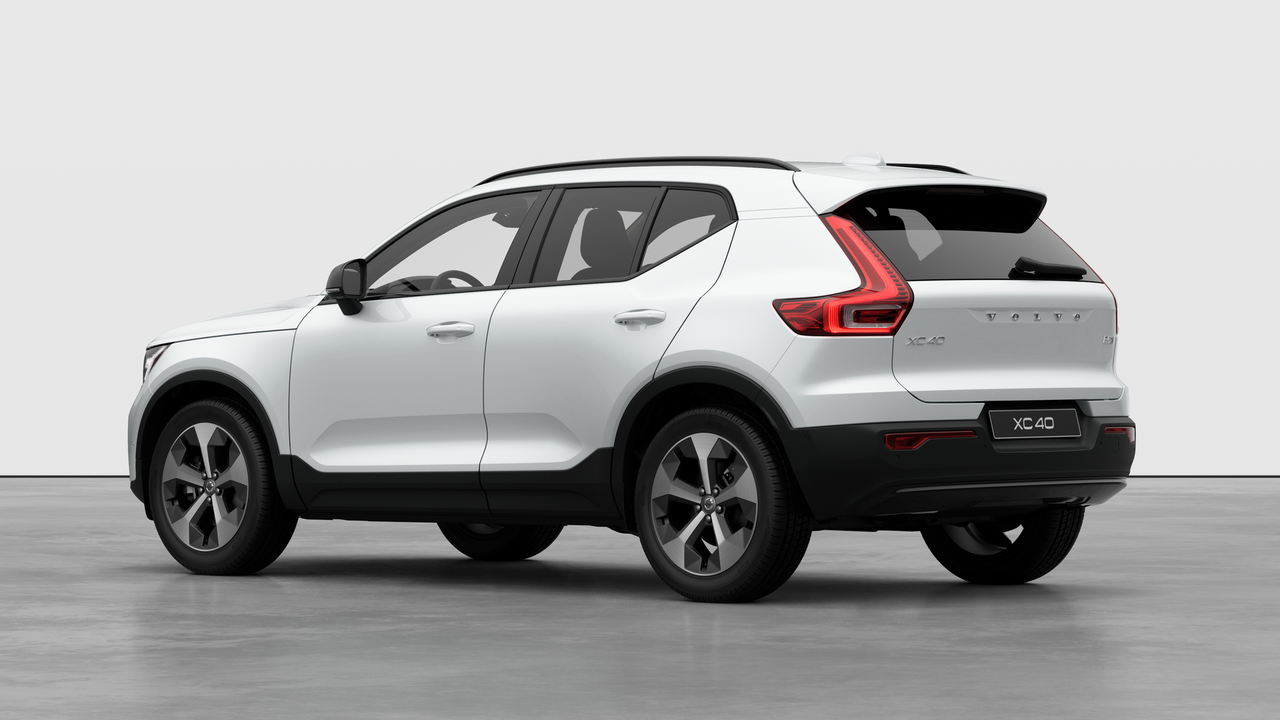 2026 Volvo XC40 - Image 2