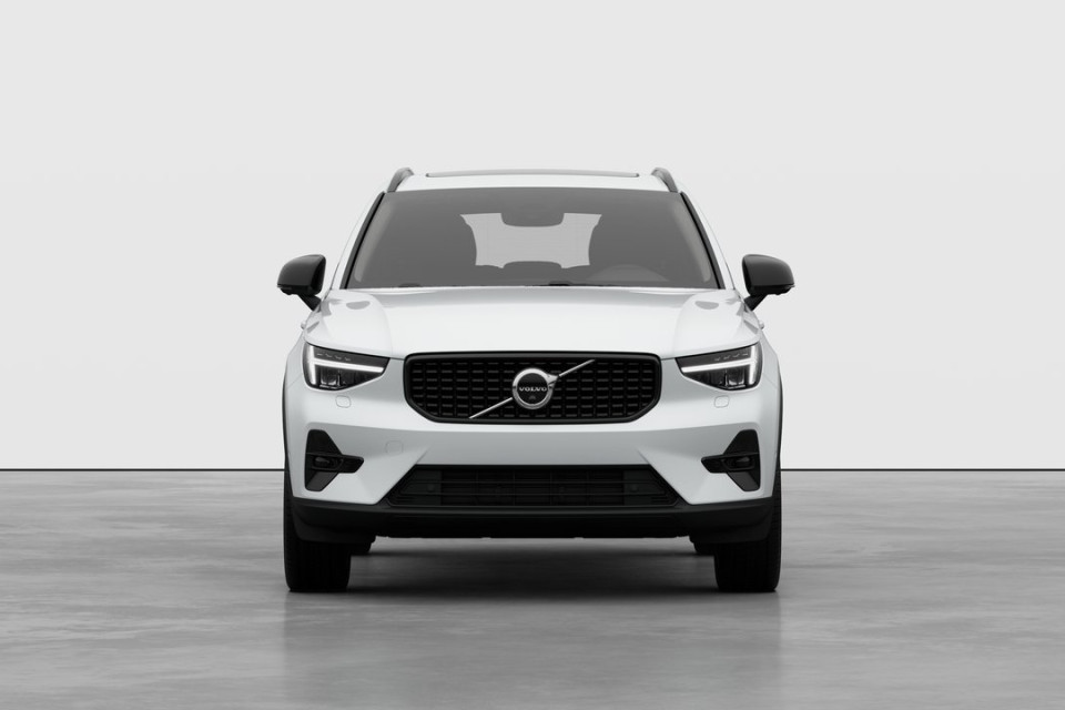 2026 Volvo XC40 - Image 5
