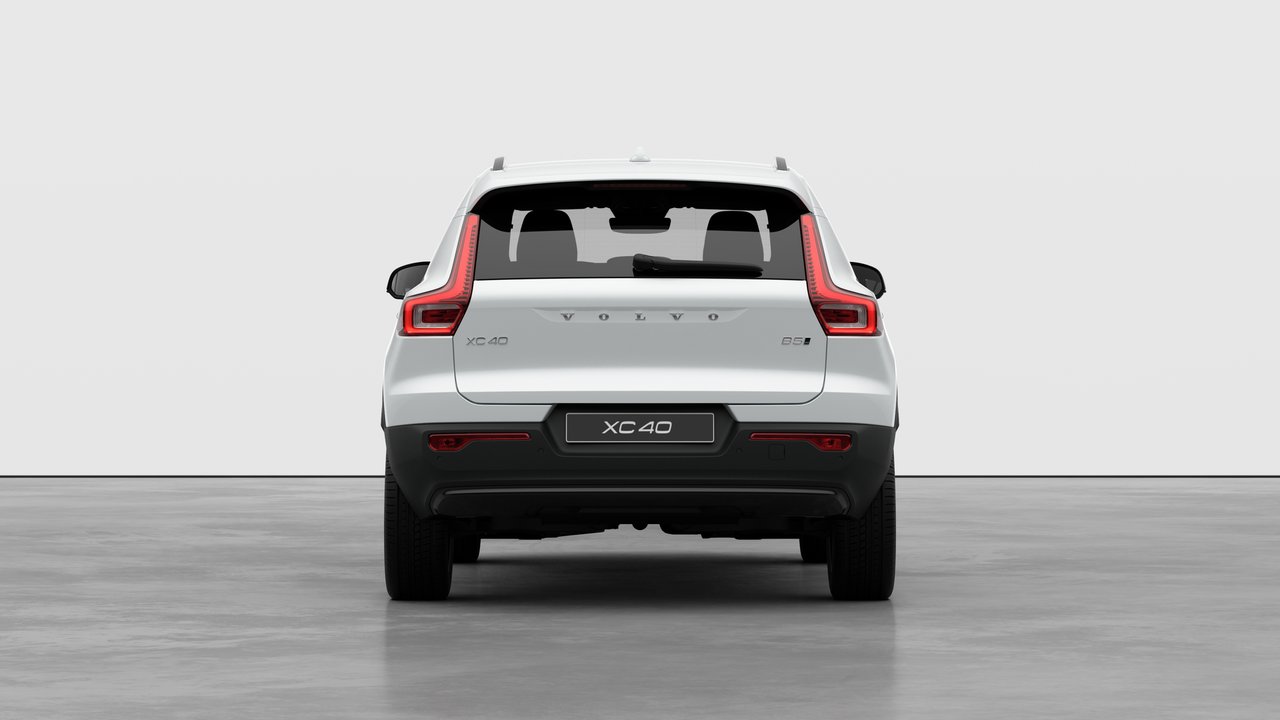 2026 Volvo XC40 - Image 6