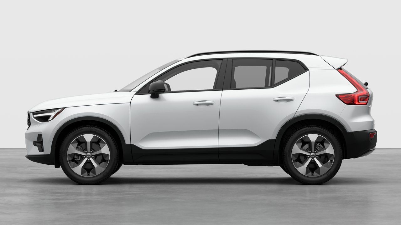 2026 Volvo XC40 - Image 8
