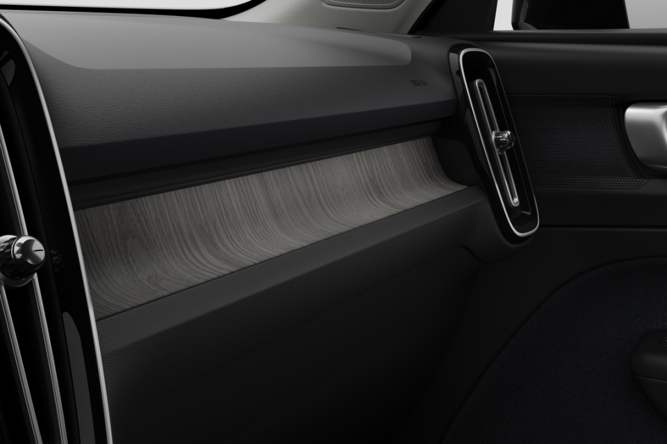 2026 Volvo XC40 - Image 9