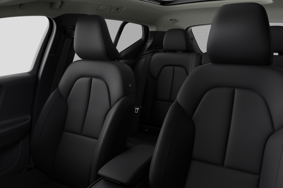 2026 Volvo XC40 - Image 12