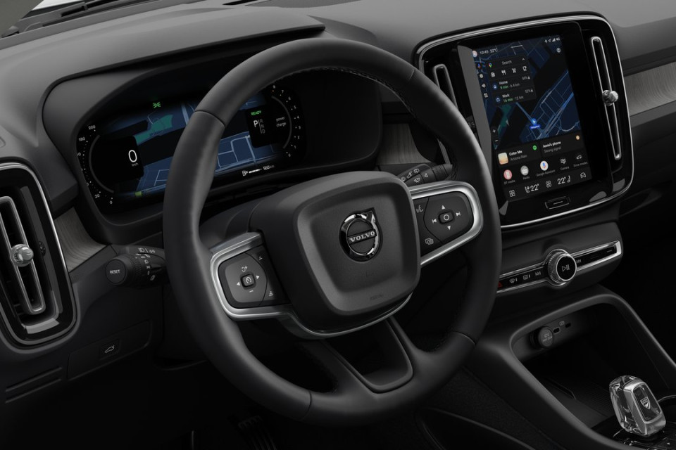 2026 Volvo XC40 - Image 14