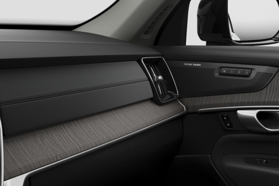 2026 Volvo XC90 PLUG-IN HYBRID - Image 9