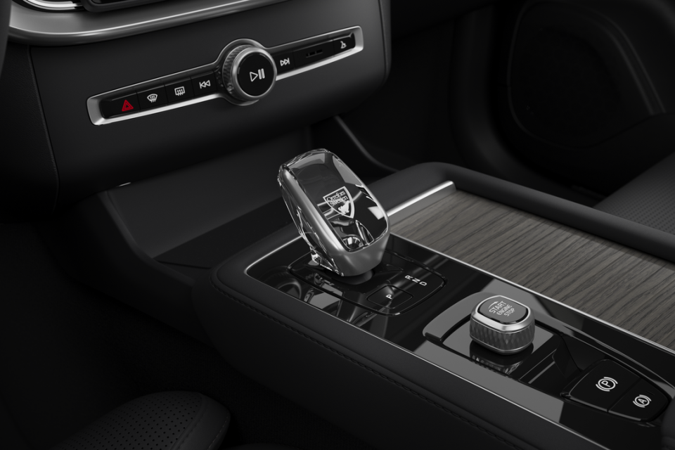 2026 Volvo XC90 PLUG-IN HYBRID - Image 11