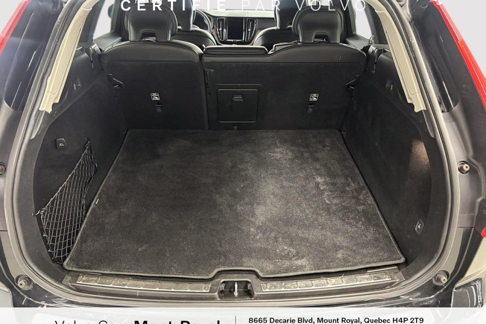 2022 Volvo XC60 - Image 5