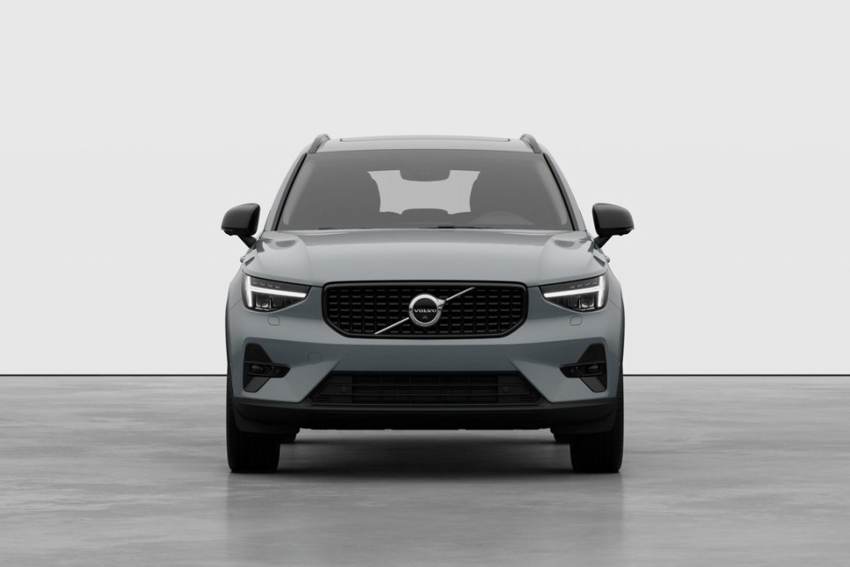 2026 Volvo XC40 - Image 5