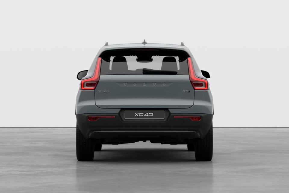 2026 Volvo XC40 - Image 6